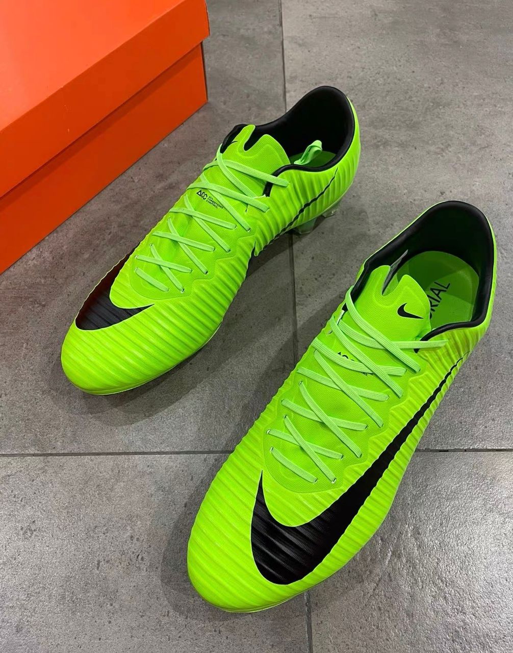 Mercurial Vapor XI "Electric Green"